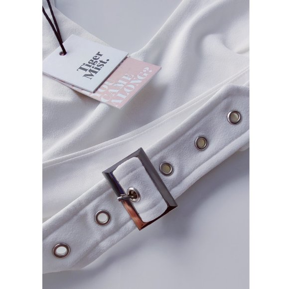 NEW BACK CUT OUT VEST - Picture 7 of 7